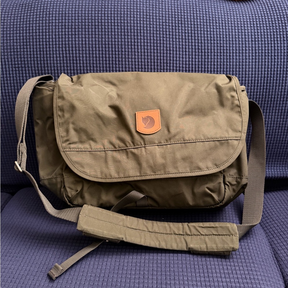 Fjallraven Greenland Shoulder Bag - Deep Forest